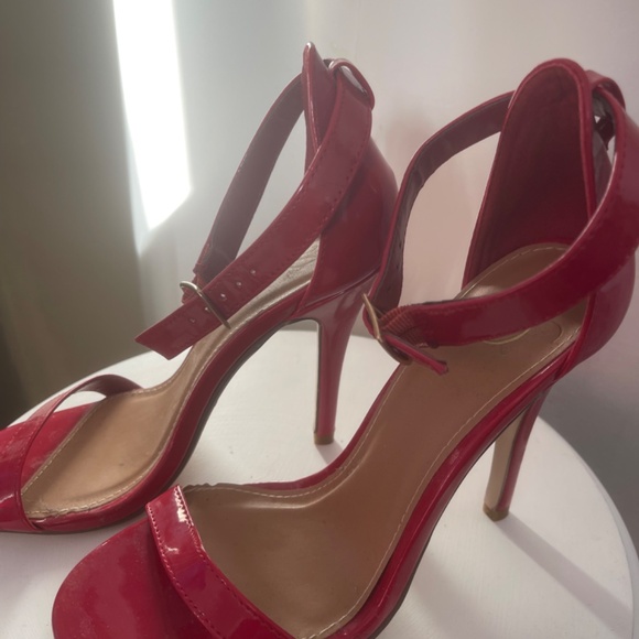 Red - Picture 5 of 5